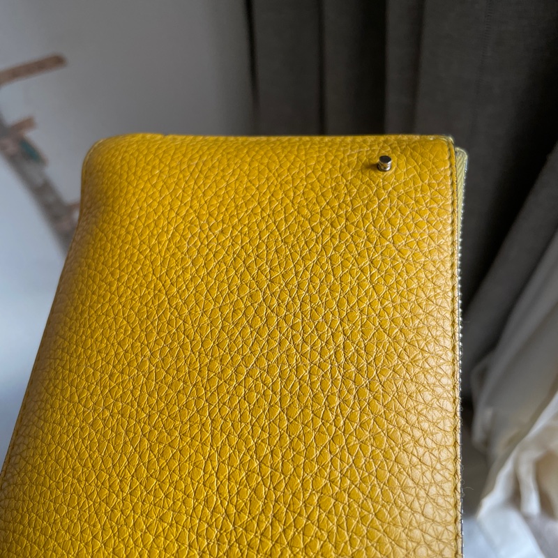 Fendi 🌟手機包/斜背包/ 肩背包/卡包/錢包/腰包/WOC🌟正品🌟況不錯🌟男女皆可🌟黃色招財-37