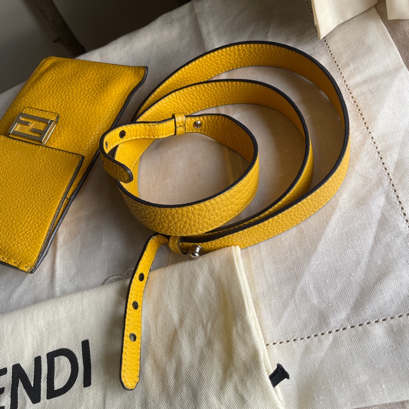 Fendi 🌟手機包/斜背包/ 肩背包/卡包/錢包/腰包/WOC🌟正品🌟況不錯🌟男女皆可🌟黃色招財-50