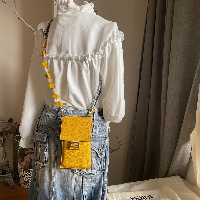 Fendi 🌟手機包/斜背包/ 肩背包/卡包/錢包/腰包/WOC🌟正品🌟況不錯🌟男女皆可🌟黃色招財-58