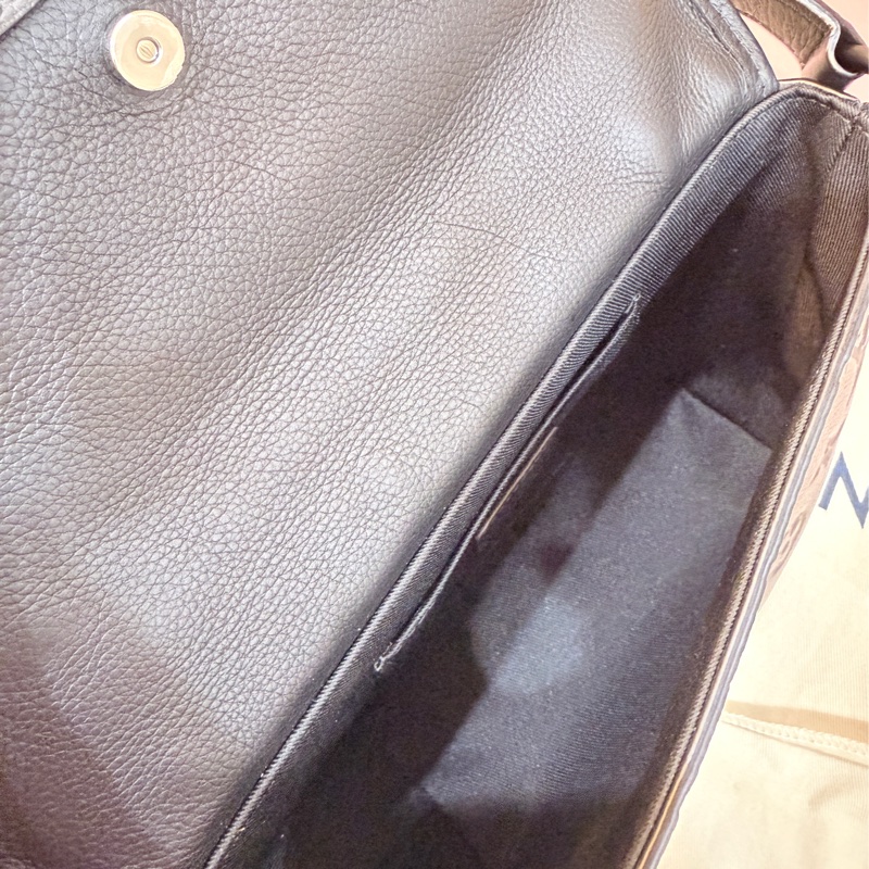 Louis Vuitton Pulse可穿戴式錢包-9