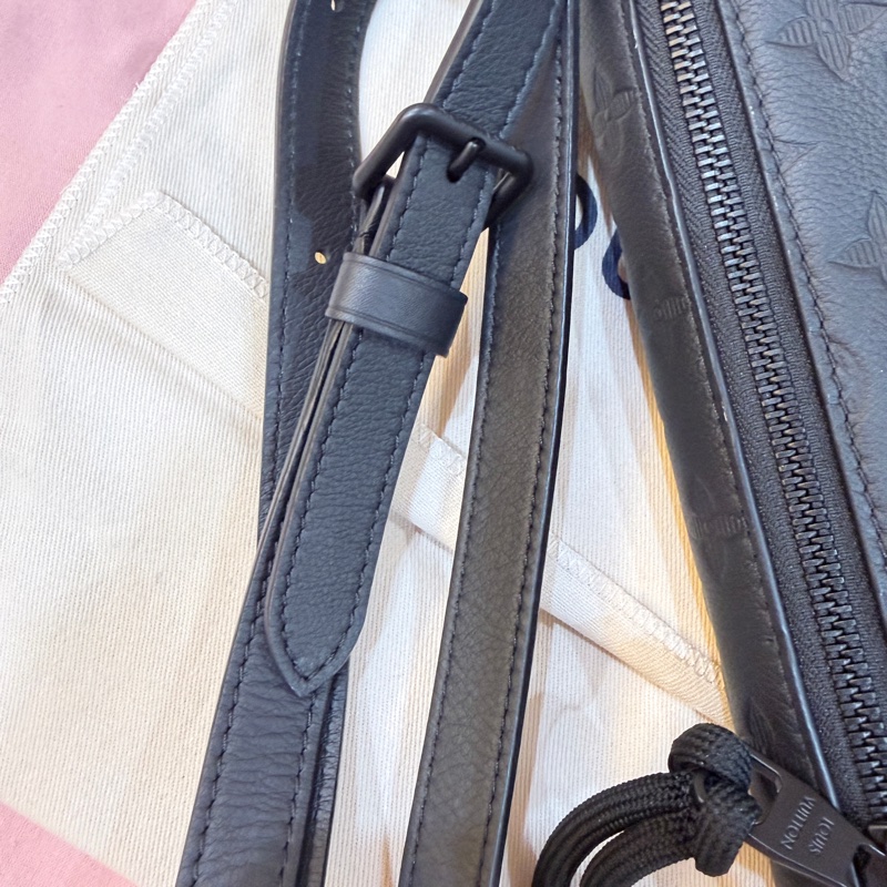 Louis Vuitton Pulse可穿戴式錢包-13