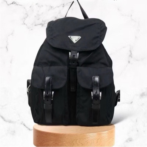 「JL精品代購」 9新 Prada  黑色 降落傘 後背包 中號