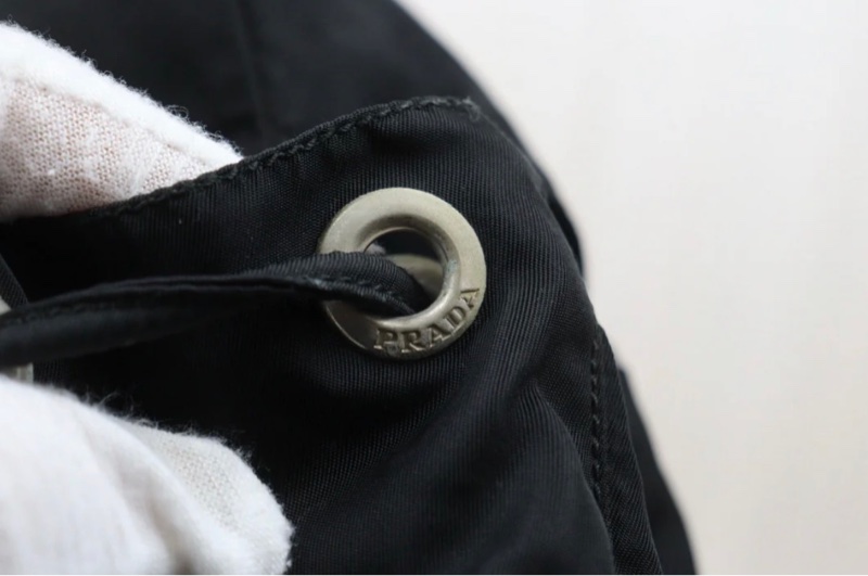 「JL精品代購」 9新 Prada  黑色 降落傘 後背包 中號-10