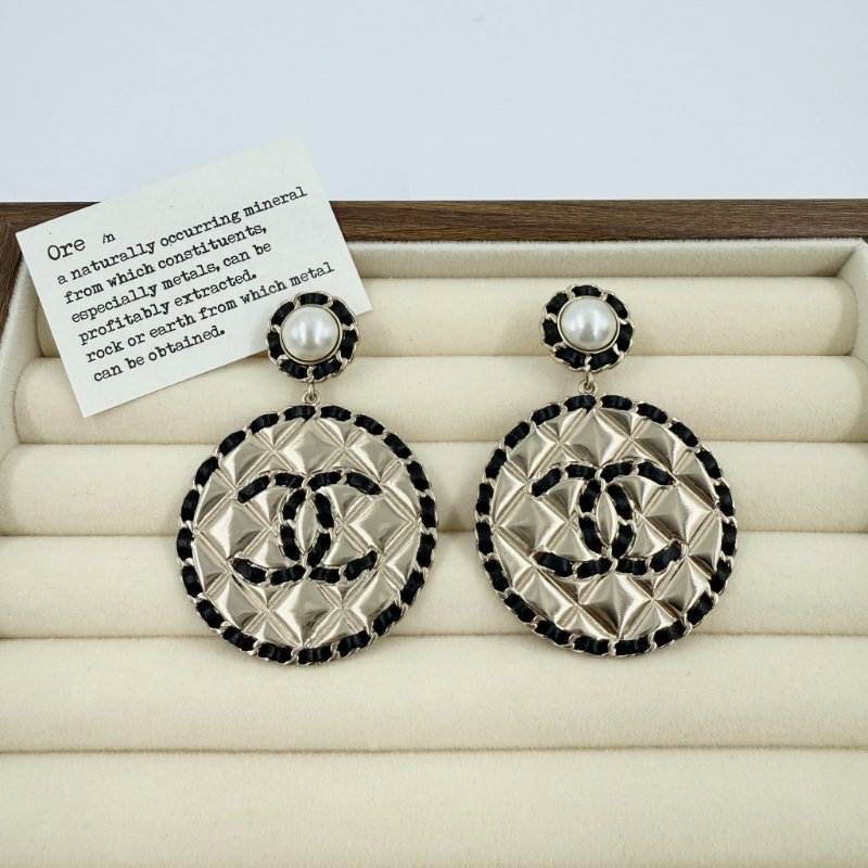 CHANEL - 金色圓形菱格皮穿鍊耳環-0