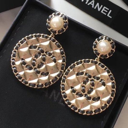 CHANEL - 金色圓形菱格皮穿鍊耳環-1