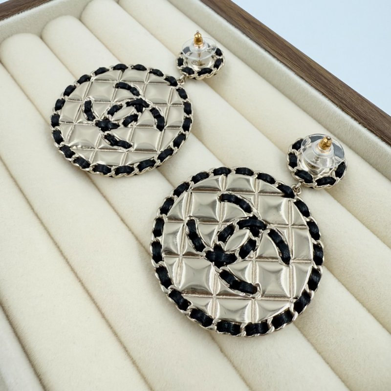 CHANEL - 金色圓形菱格皮穿鍊耳環-7
