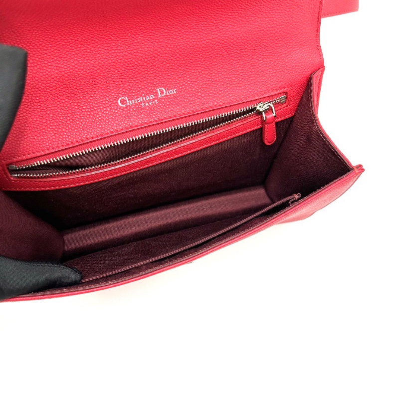 DIOR 紅色銀扣盾牌肩背斜背包包25*16*6 98新配件塵袋保卡-2