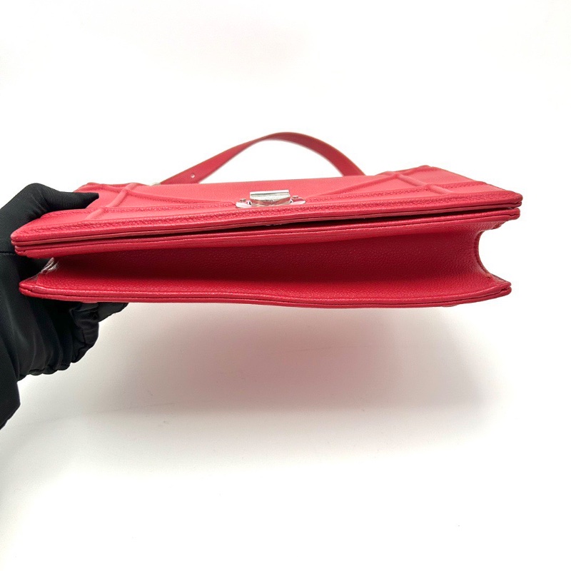 DIOR 紅色銀扣盾牌肩背斜背包包25*16*6 98新配件塵袋保卡-4