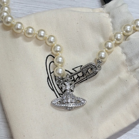VIVIENNE WESTWOOD 土星別針 珍珠項鍊