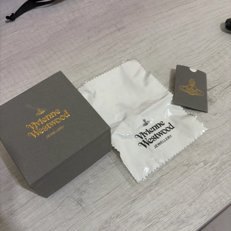 VIVIENNE WESTWOOD 土星別針 珍珠項鍊-10