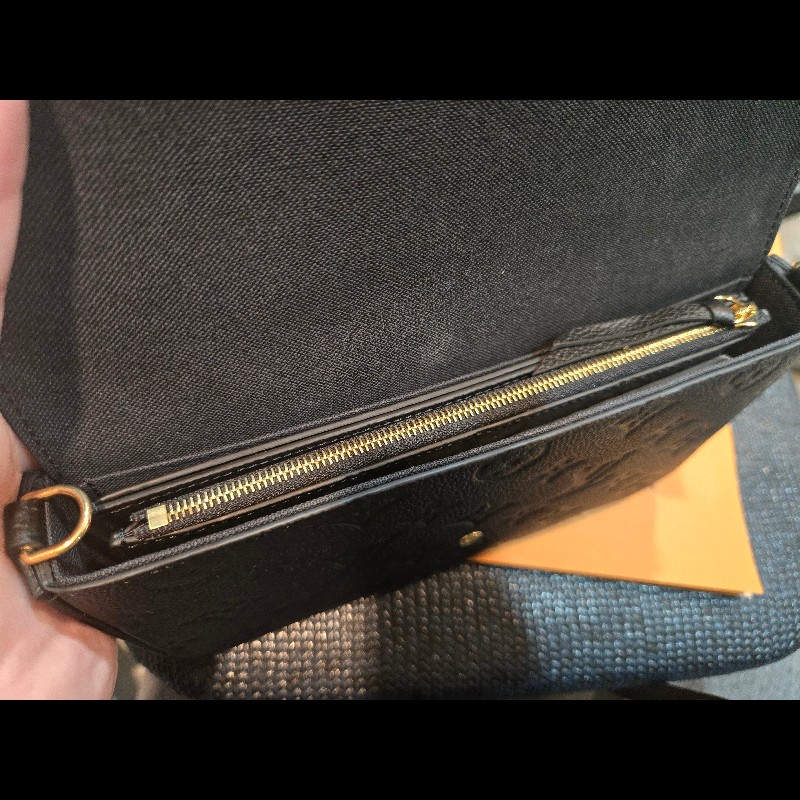 全新Lv三件式 信封斜背包-9
