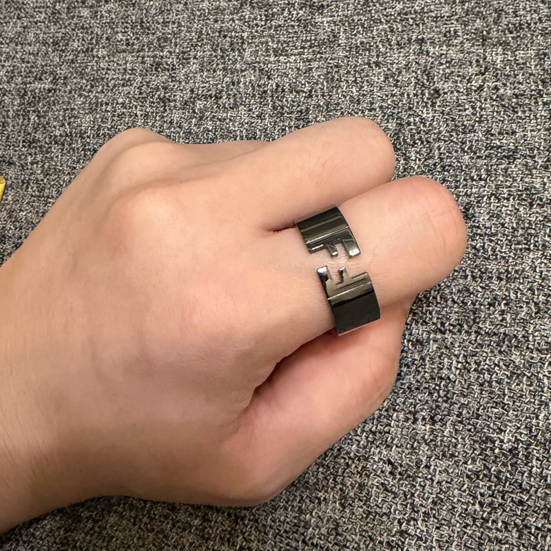 全新未使用FENDI 碳灰男款戒指-0