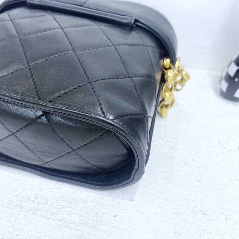 【CHANEL】香奈兒 Lambskin Chain Shoulder 黑色 金扣 雕花鏈流蘇化妝包 15x6x13 正品（二手）-6