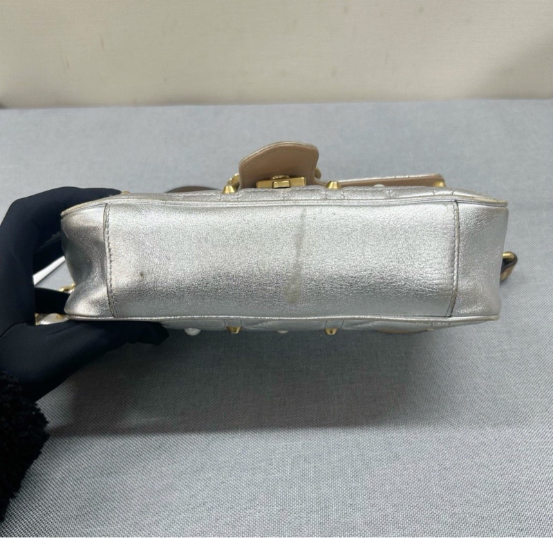 【潮人之選✨全網最低價】Gucci 古馳 GG Marmont 22 珍珠扣太空銀 馬蒙鏈條包 單肩斜背包-4