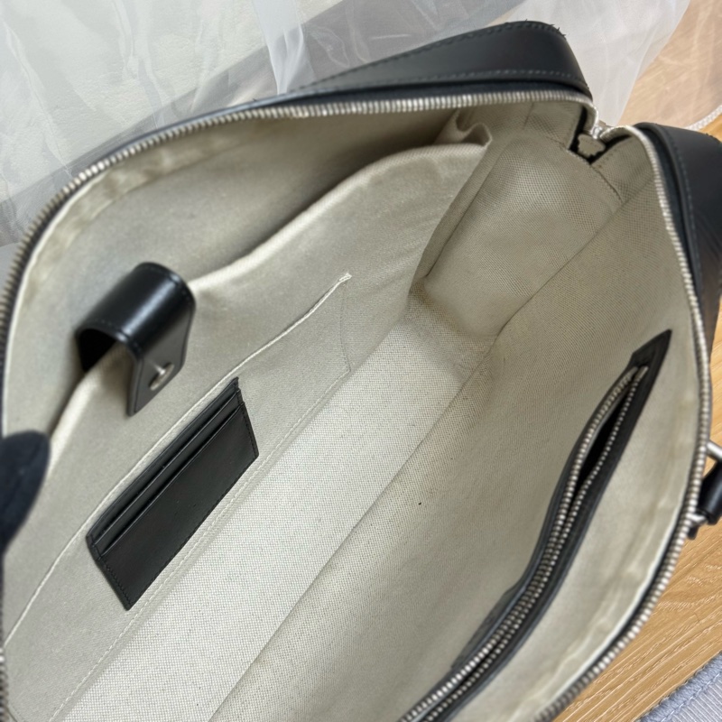 （台灣購證🇹🇼）Gucci男士浮雕公事包💼 背袋全新未使用-13