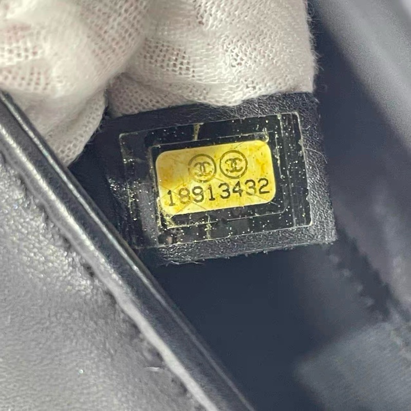 CHANEL LE BOY MEDIUM BLACK-22