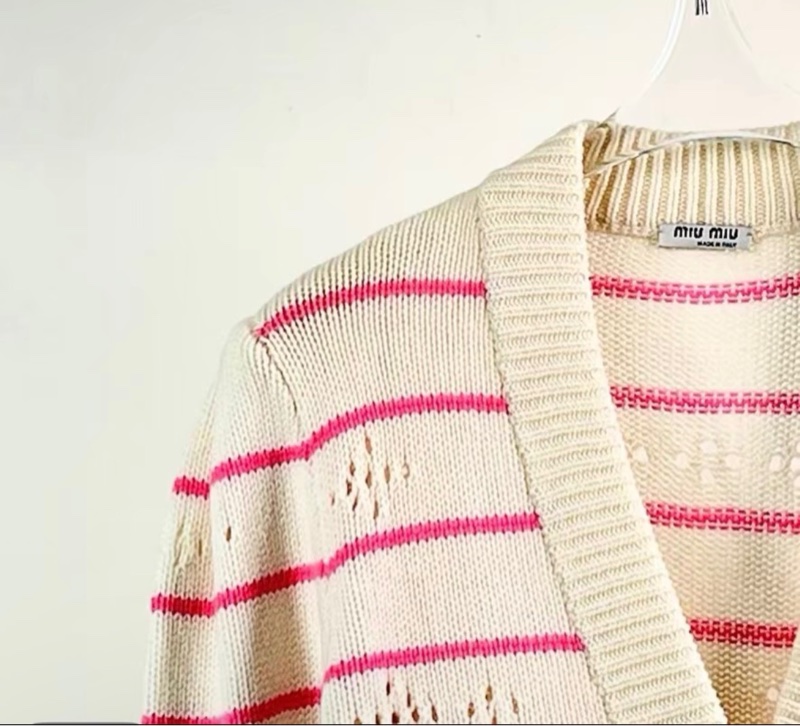 MIU MIU  粉白間條毛衣開衫-2
