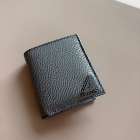 Prada 寶寶藍短夾