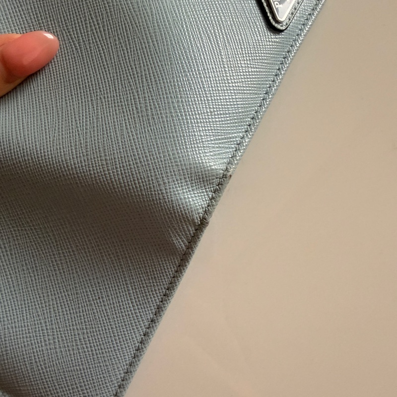 Prada 寶寶藍短夾-6