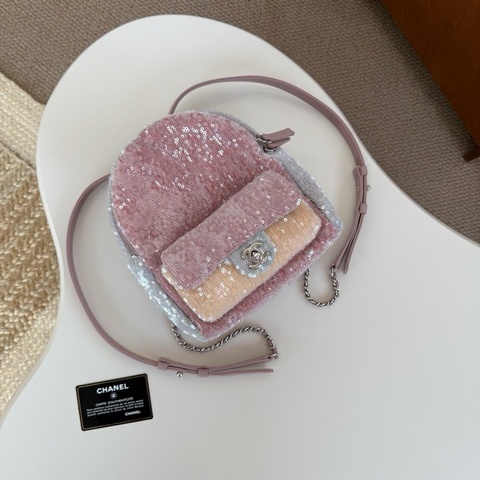 Chanel 彩虹亮片小書包