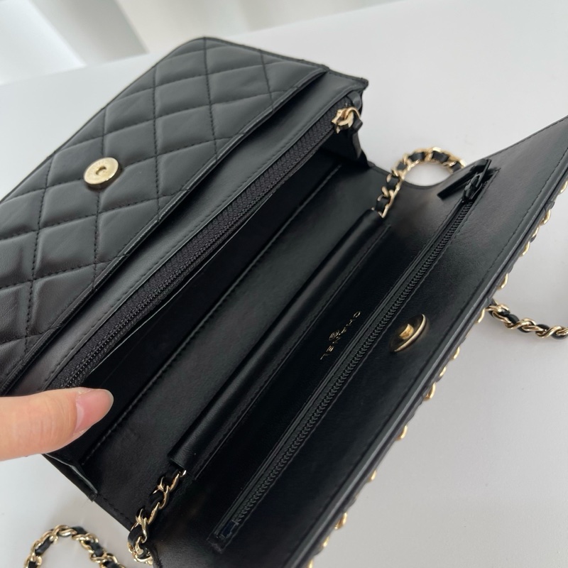 Chanel 黑金滾邊 WOC-7