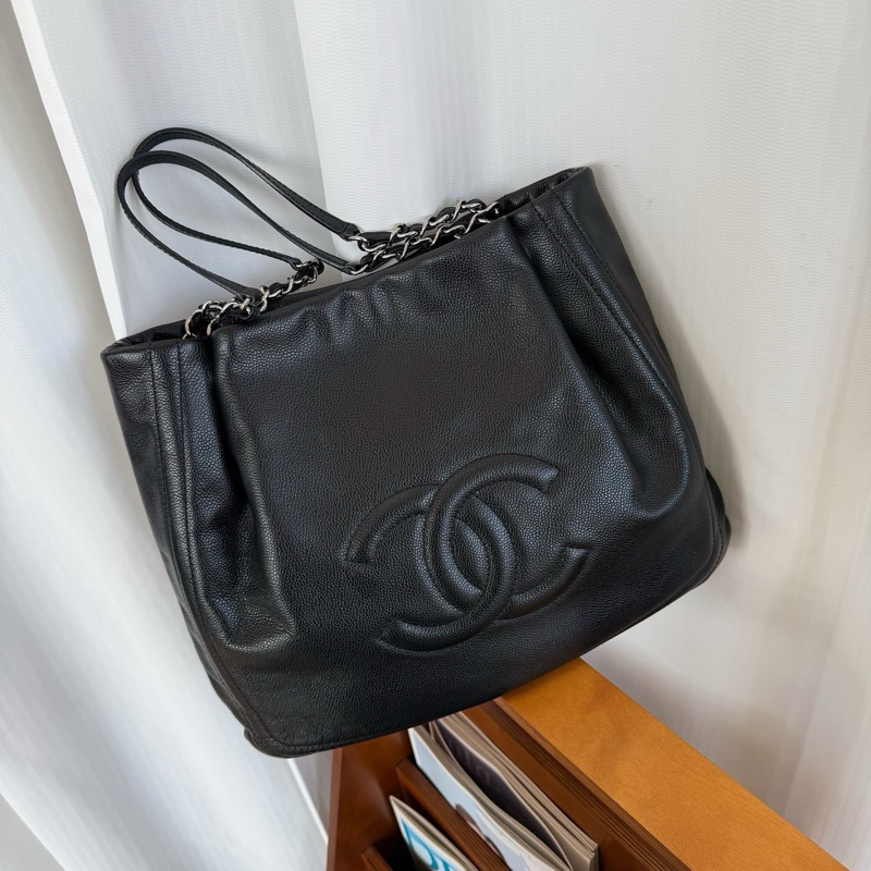 Chanel 黑銀浮雕單肩托特-0