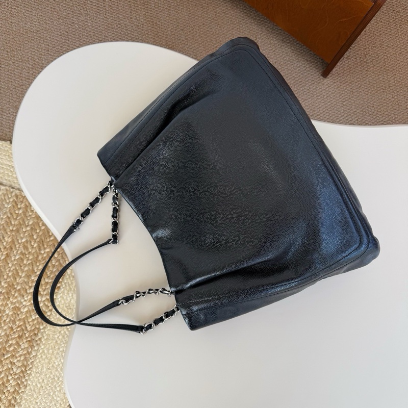 Chanel 黑銀浮雕單肩托特-1