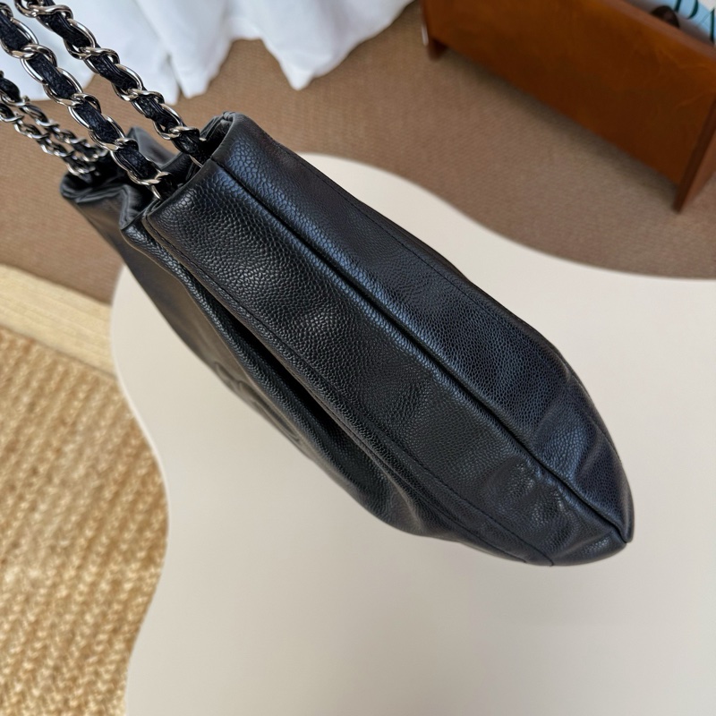 Chanel 黑銀浮雕單肩托特-3