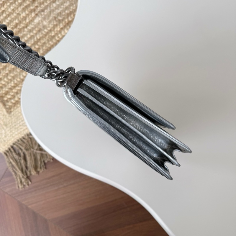 Chanel 銀色竪版 Leboy-3