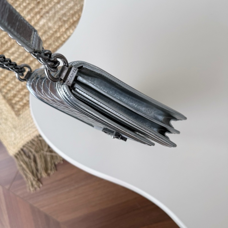 Chanel 銀色竪版 Leboy-4