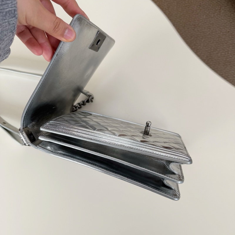 Chanel 銀色竪版 Leboy-8