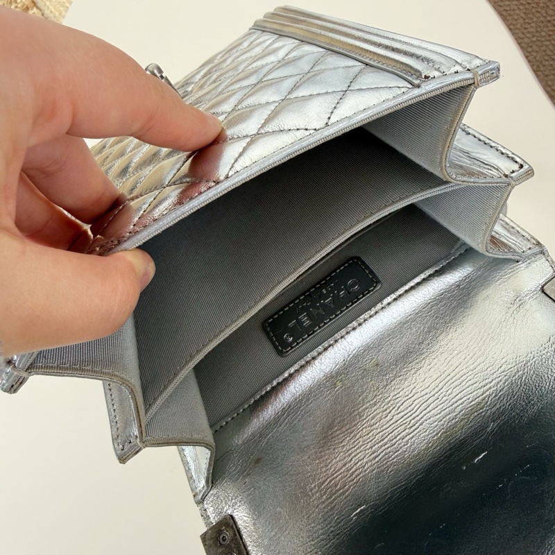Chanel 銀色竪版 Leboy-9