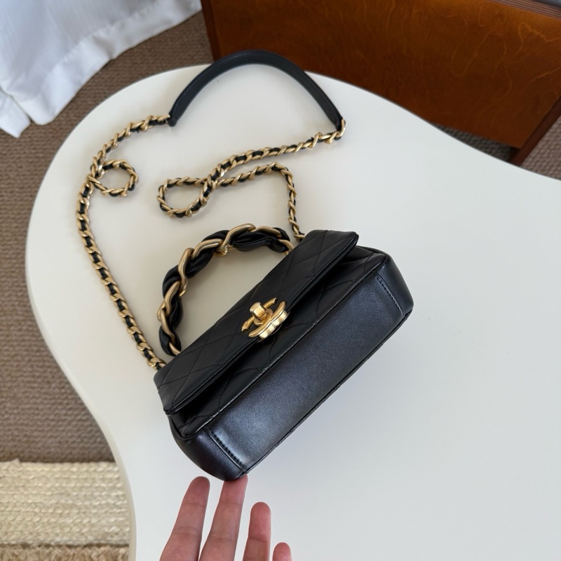 Chanel 黑金粗鏈條大 Mini-6