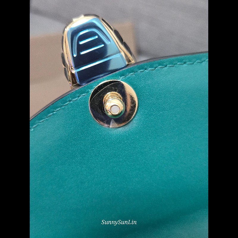 Bvlgari 寶格麗 經典祖母綠金鍊蛇頭包-14