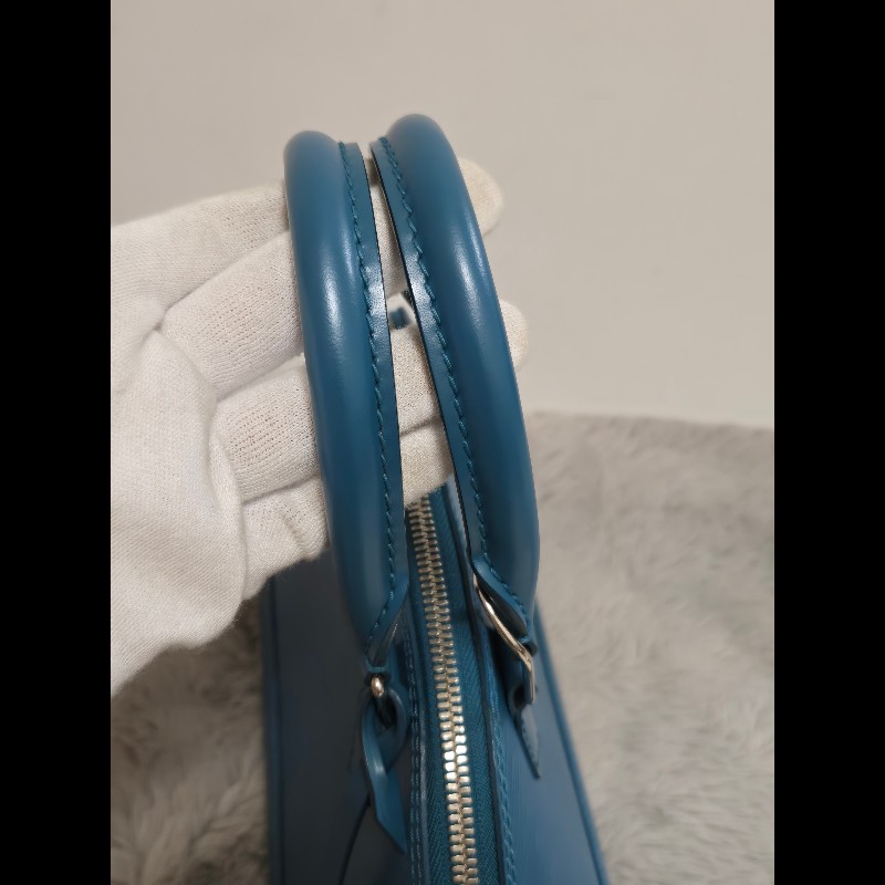 LV Alma BB Epi 牛皮水波紋 孔雀藍（綠）色 貝殼包 手提包肩背包斜背包-11