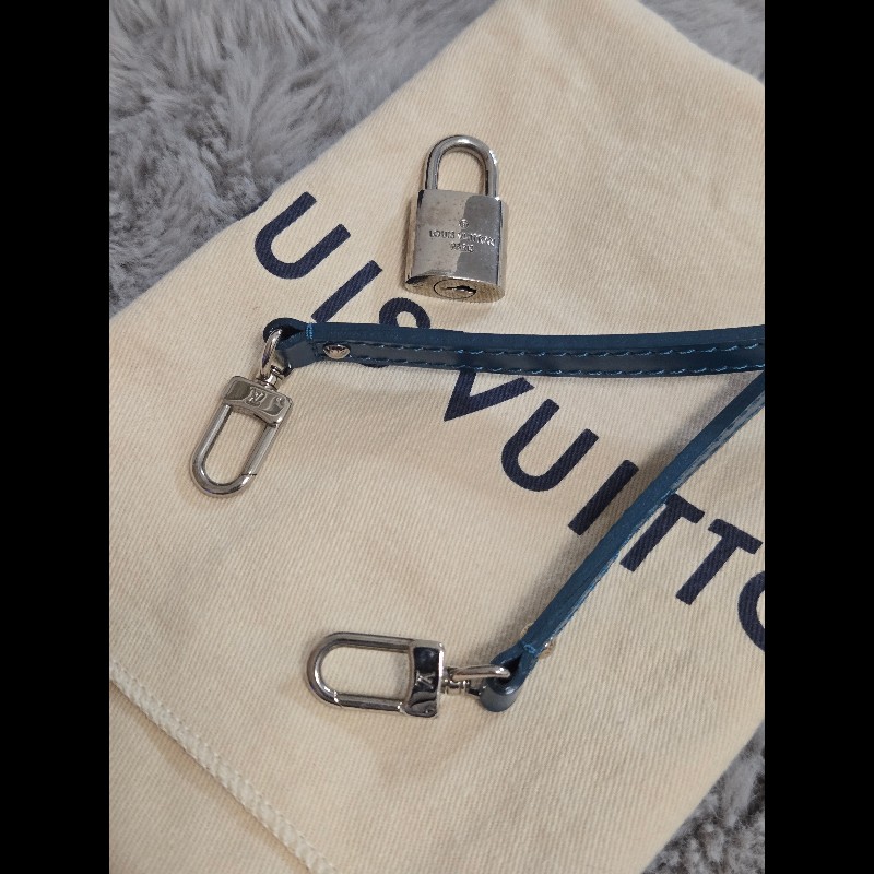 LV Alma BB Epi 牛皮水波紋 孔雀藍（綠）色 貝殼包 手提包肩背包斜背包-29