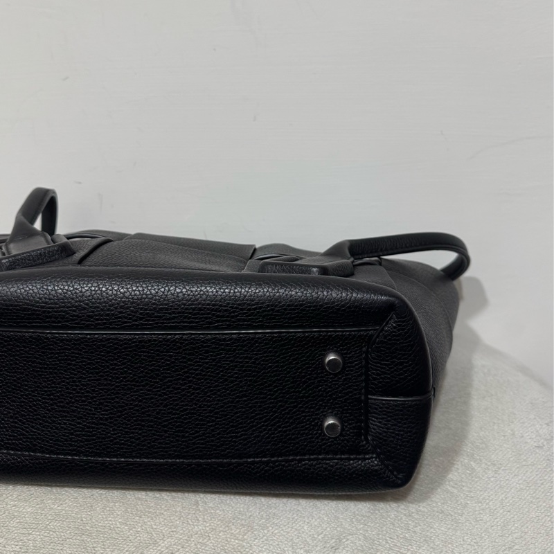 Bottega Veneta Arco33黑色手提腋下包-8