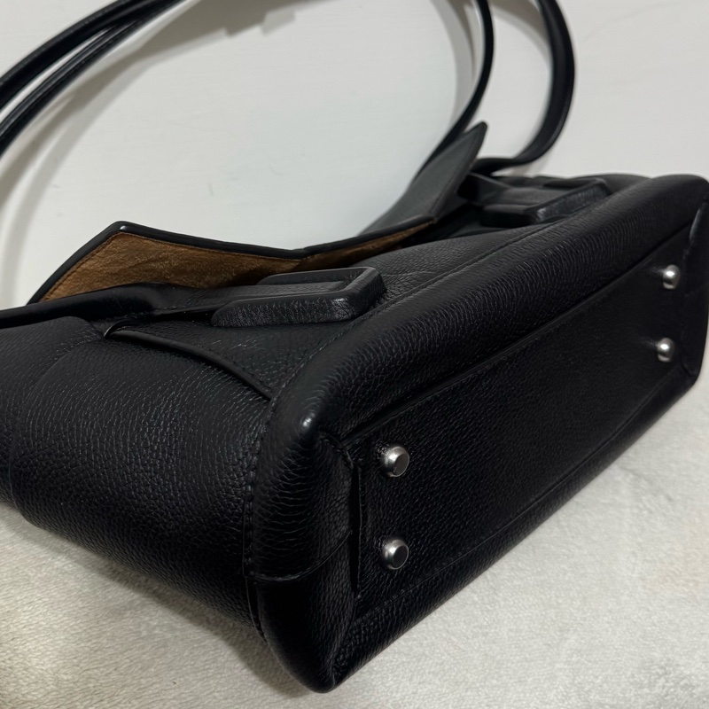 Bottega Veneta Arco33黑色手提腋下包-9