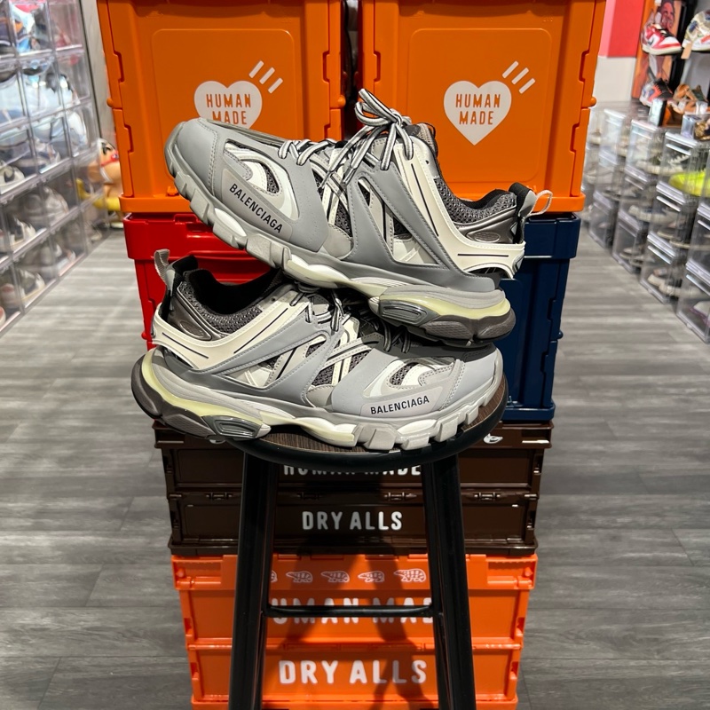 巴黎世家track灰LED款Eu41-1