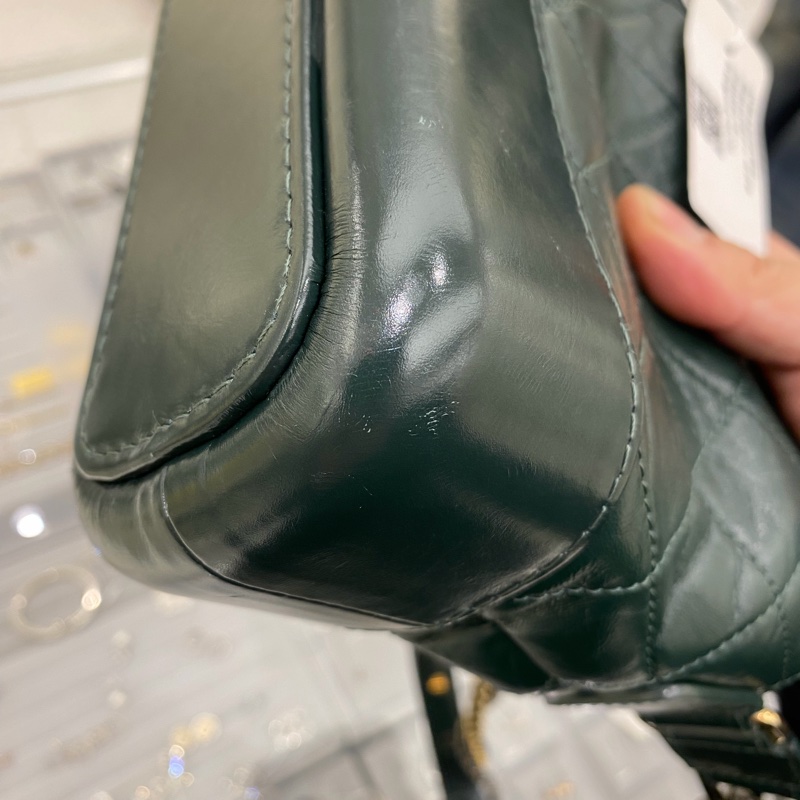 【92%新 ✨ 全網最低價！】稀有色 26開 Chanel 香奈兒 流浪包小號 墨綠金扣 牛皮-11