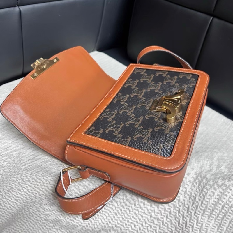 【95%新 ✨ 全網最低價！】Celine Teen 凱旋門 老花 豆腐包-5