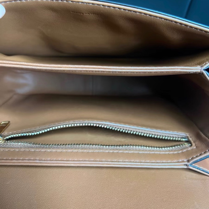 【95%新 ✨ 全網最低價！】Celine Teen 凱旋門 老花 豆腐包-6