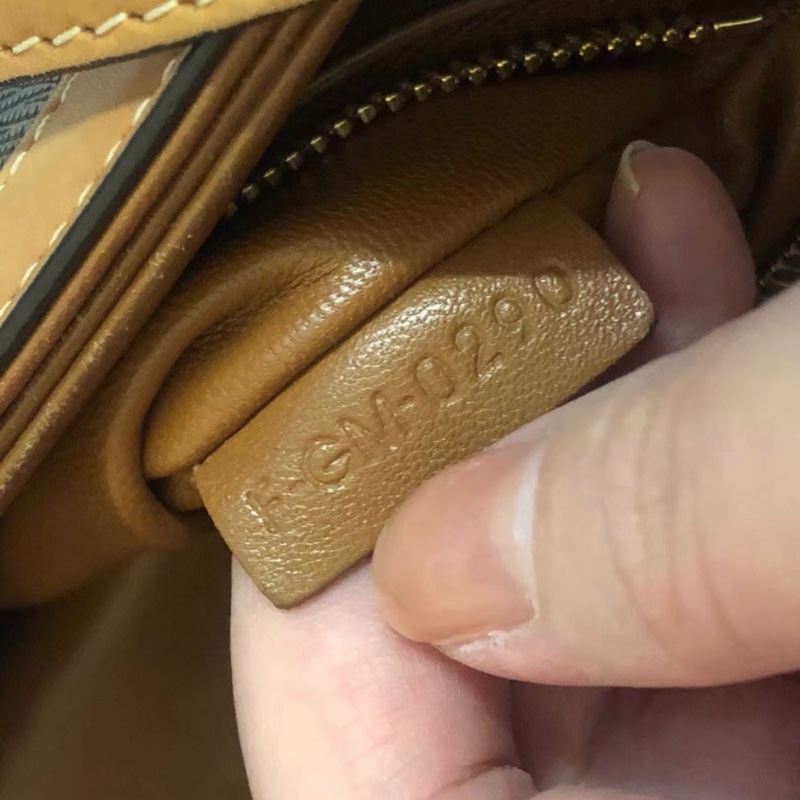 【95%新 ✨ 全網最低價！】Celine Teen 凱旋門 老花 豆腐包-7