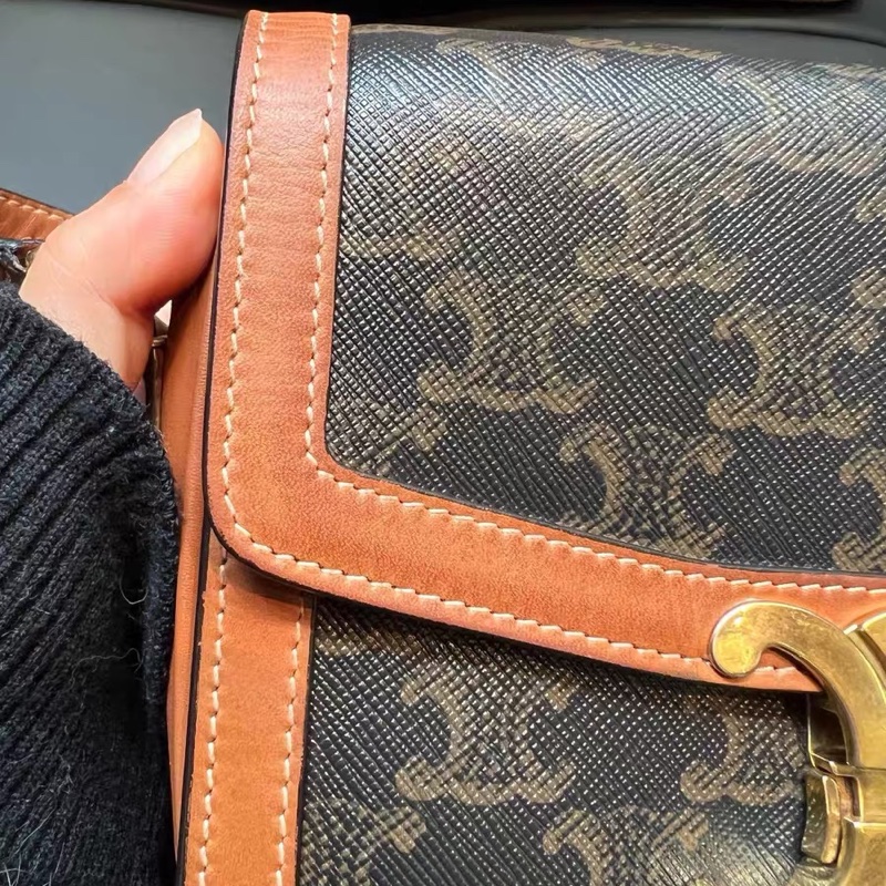 【95%新 ✨ 全網最低價！】Celine Teen 凱旋門 老花 豆腐包-9