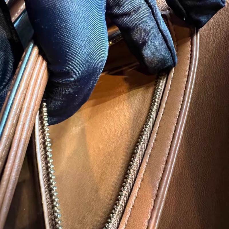 【95%新 ✨ 全網最低價！】Celine Teen 凱旋門 老花 豆腐包-10