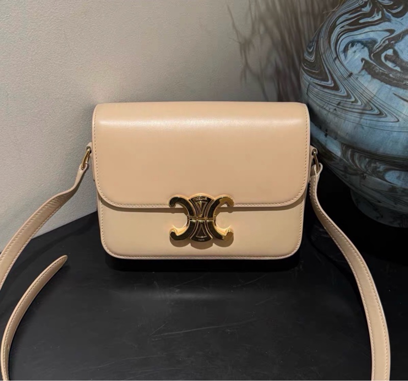 【95%新 ✨ 全網最低價！】Celine Teen 凱旋門 奶茶色 金扣 豆腐包-0