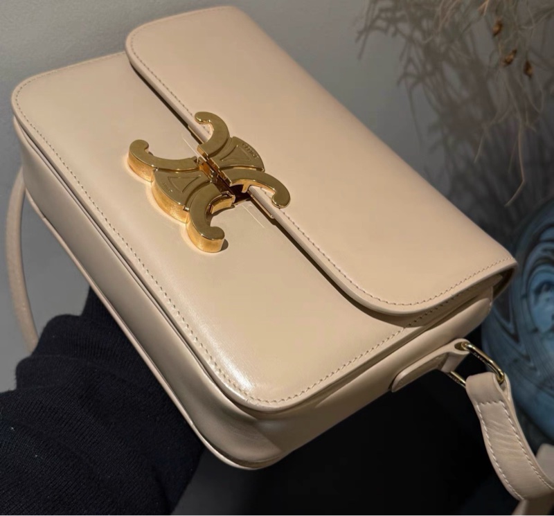 【95%新 ✨ 全網最低價！】Celine Teen 凱旋門 奶茶色 金扣 豆腐包-5