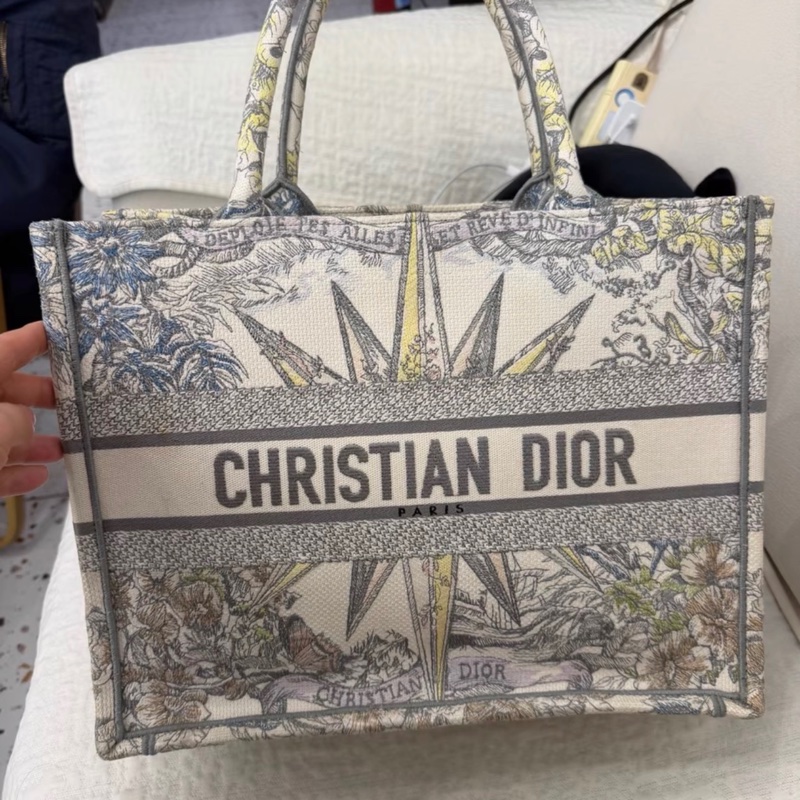 【95%新 ✨ 全網最低價！】Dior迪奧 Book Tote 無限夢境彩色星星托特包 中號-0