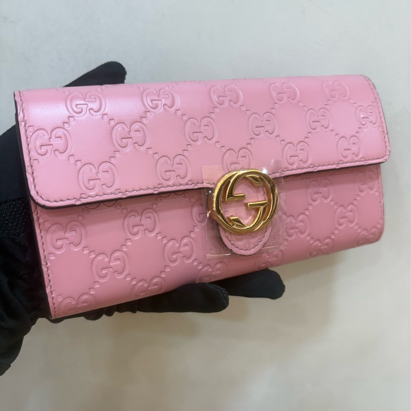 Gucci 粉色壓紋牛皮扣式長夾 全新-0