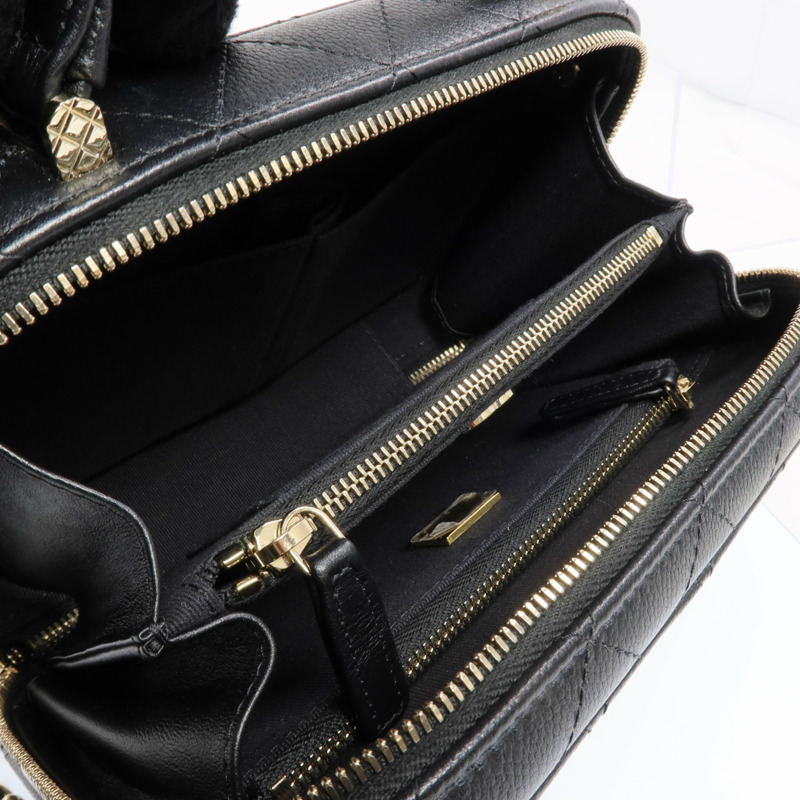 CHANEL 牛皮皮革Vanity Case金扣手挽肩背兩用袋-4